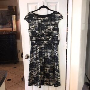 Adrianna Papell Black and Cream Midi Dress